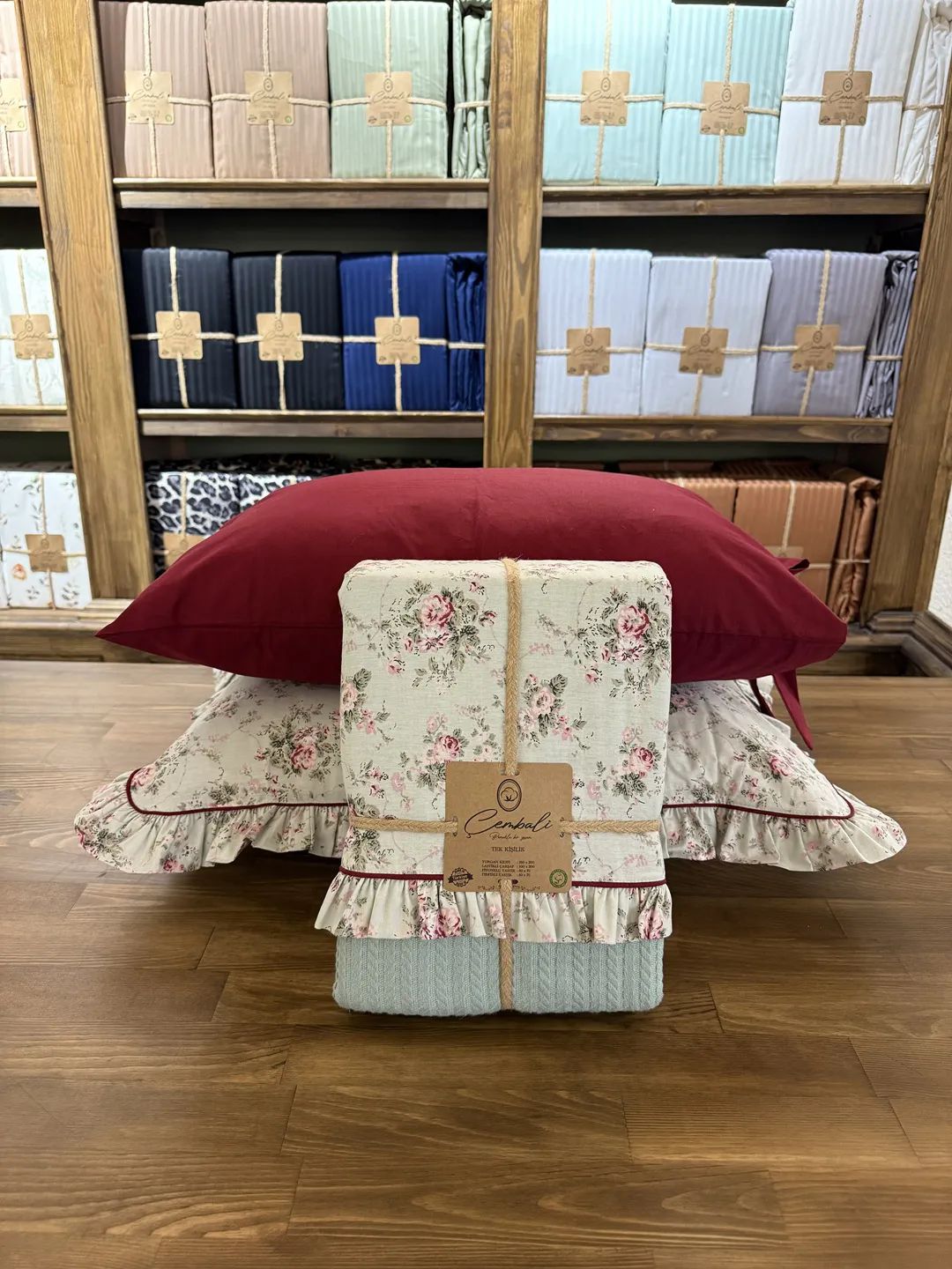 Gardenya Desen Bordo Pike Tak�m�
