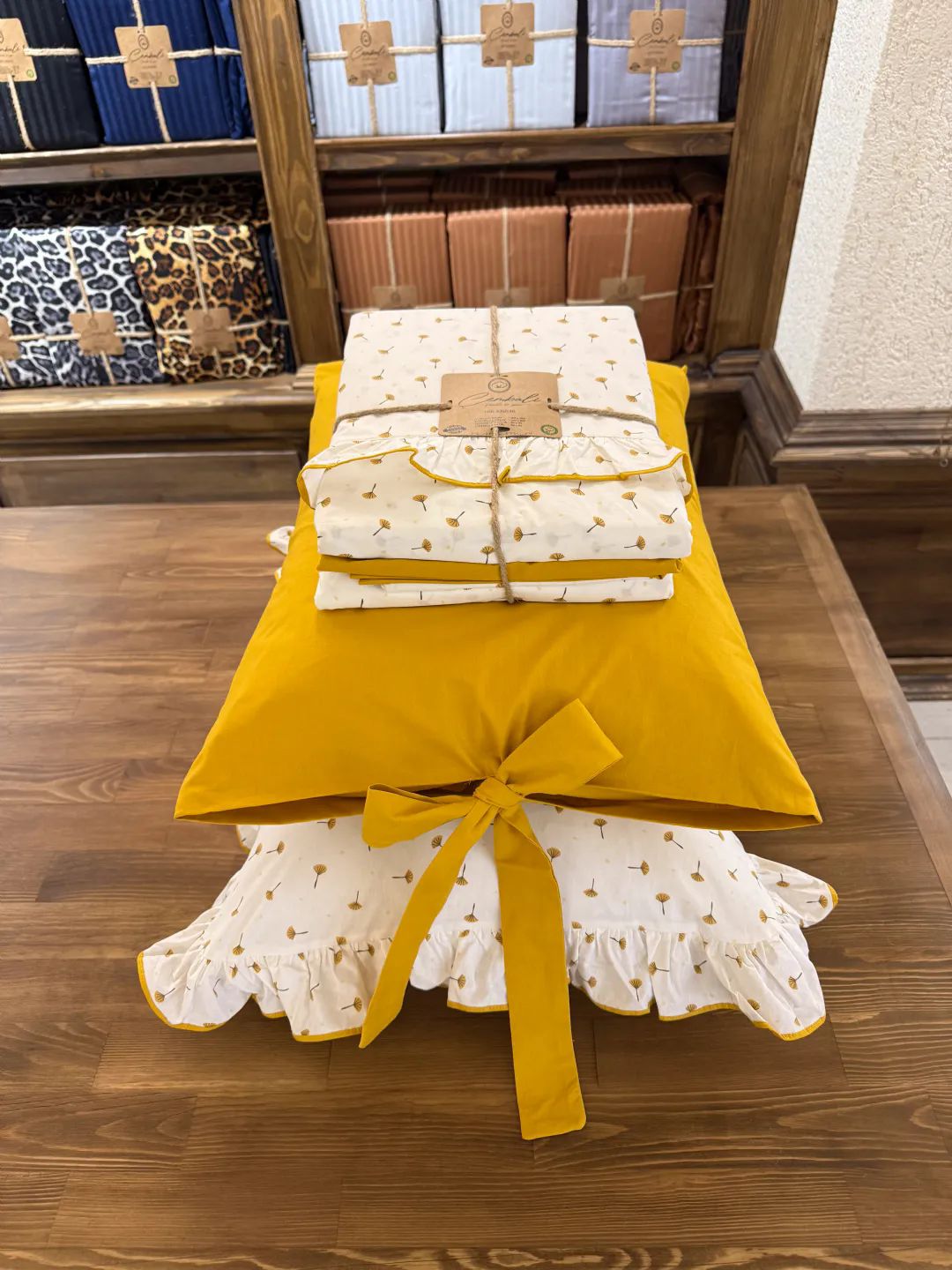 Karahindiba-Desen-Hardal-Nevresim-Takimi
