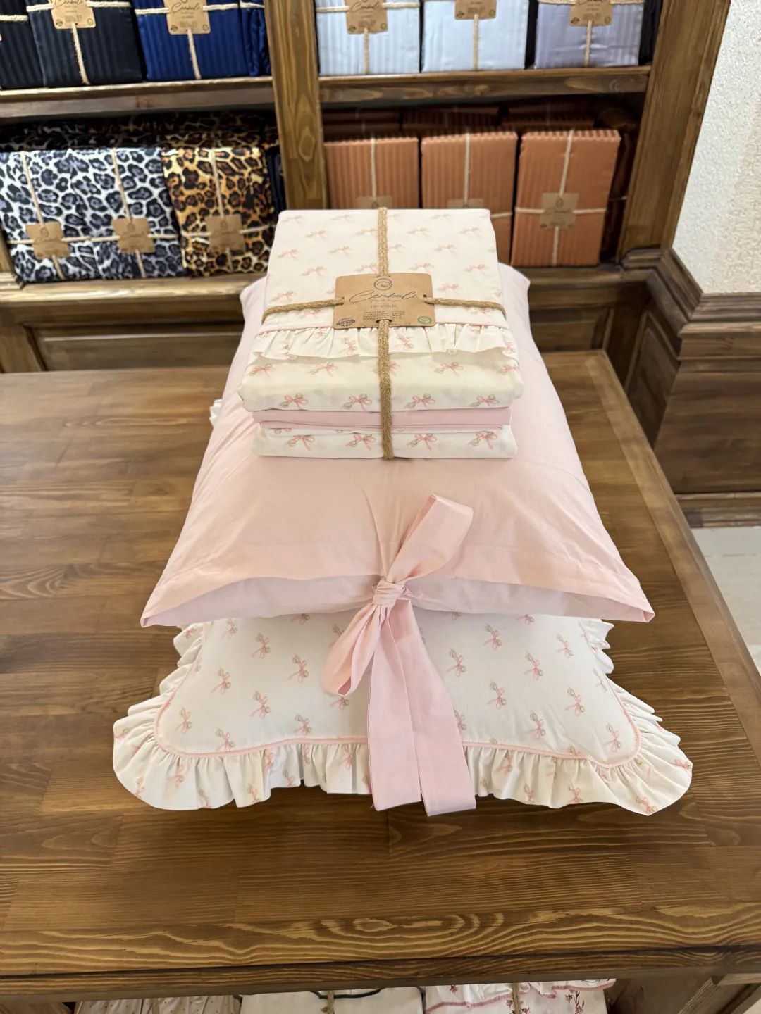 Kurdale-Desen-Toz-Pembe-Nevresim-Takimi